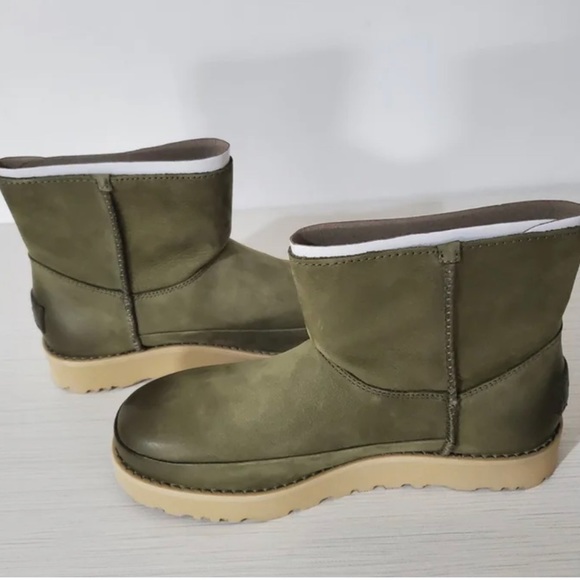 UGG Deconstructed Mini Zip Women’s Leather  Boots
Size: 10 Burnt Olive - Picture 3 of 8